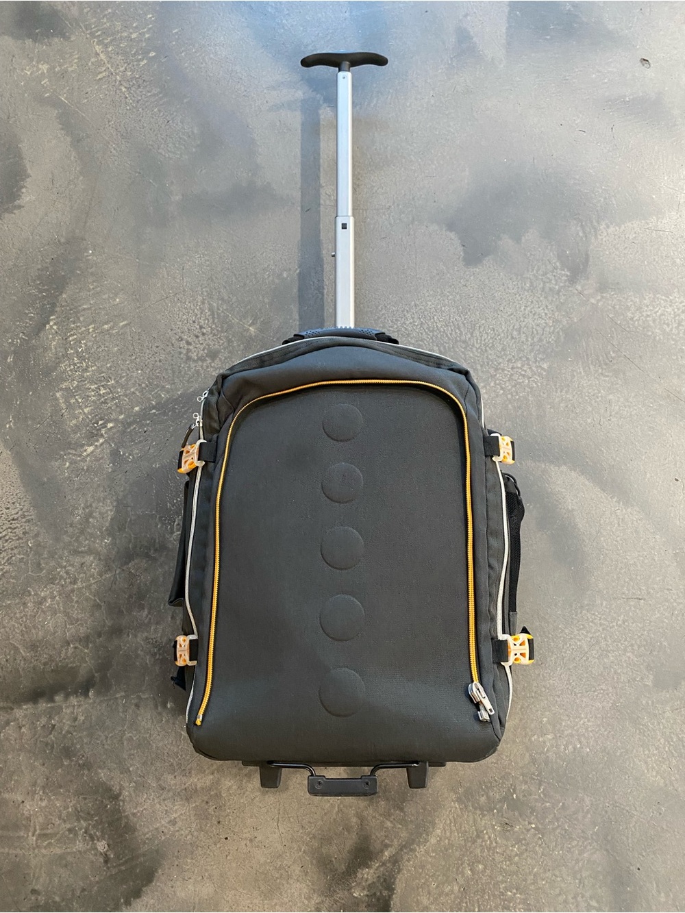 IKEA Family CarryOn Upptacka Wheeled Suitcase Luggage *No Backpack* 22”
Jun 026)